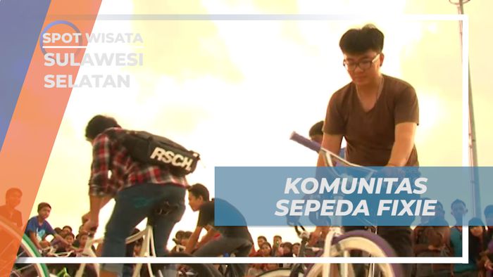 Aktivitas Sepeda Fixie Mengisi Senja di Pantai Losari Sulawesi Selatan