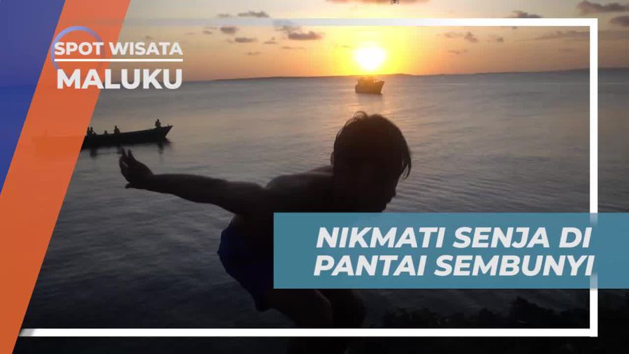 Lompat Senja, Menikmati Jingganya Langit Pantai Sembunyi, Pulau Asutubun Maluku