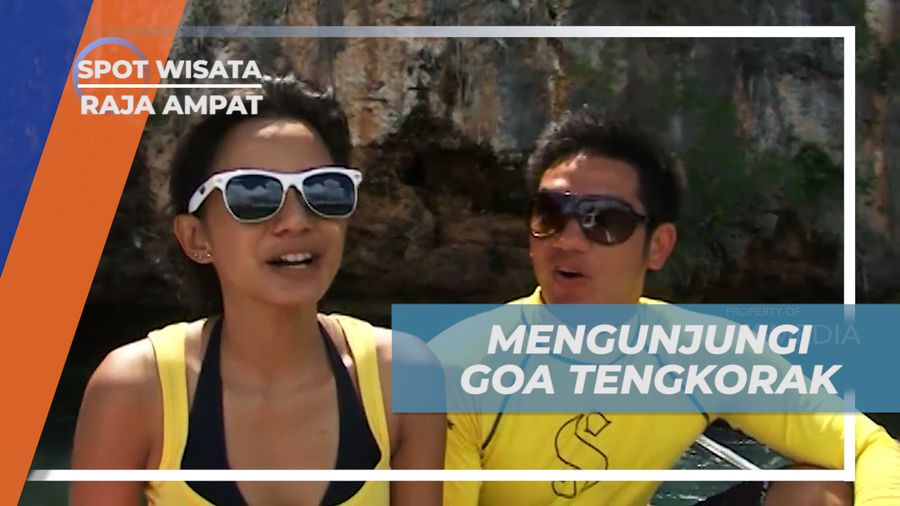 Serunya Gua Tengkorak Di Tepi Laut Raja Ampat