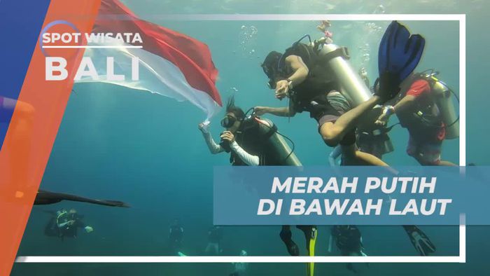 Kibaran Sang Merah Putih di Bawah Laut Tulamben Bali