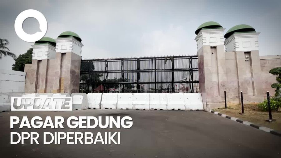 Penampakan Sisa-sisa Demo Tolak Revisi UU Pilkada di Gedung DPR