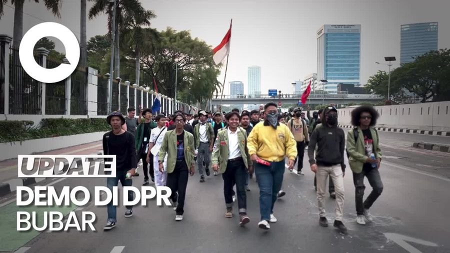 Massa Demo Kawal Putusan MK Bubarkan Diri dari DPR
