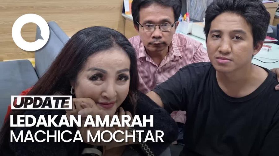 Ungkapan Machica Mochtar saat Jenguk Anaknya di Kantor Polisi