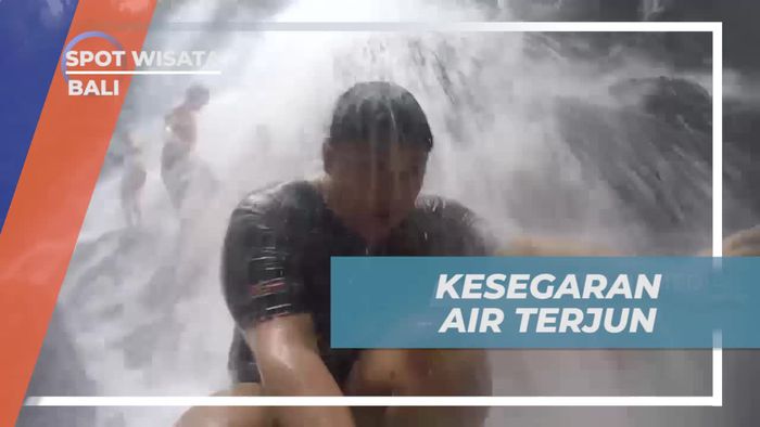 Merasakan Aliran Air Terjun Kanto Lampo Bali Setinggi 15 Meter