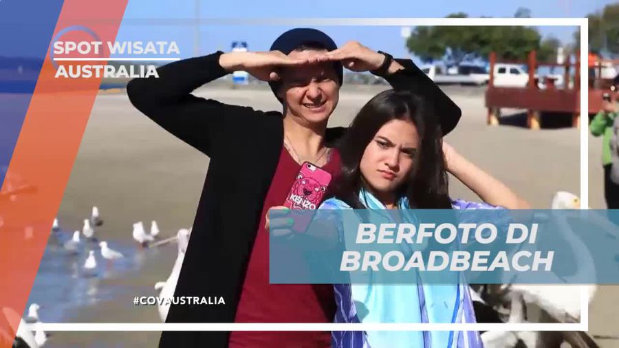 Berfoto Dengan Latar Keindahan Broad Beach Australia