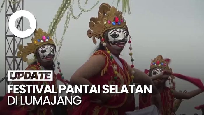 Puluhan Penari Topeng Kaliwungu Ramaikan Tepi Pantai Watu Pecak