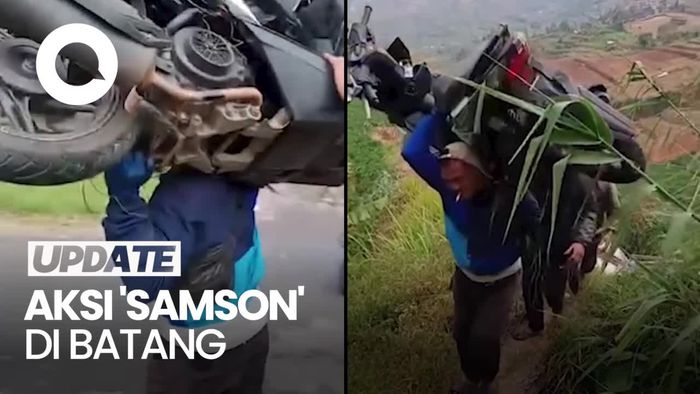 Momen Pria Pikul Motor saat Evakuasi Pengendara Terperosok ke Jurang di Batang