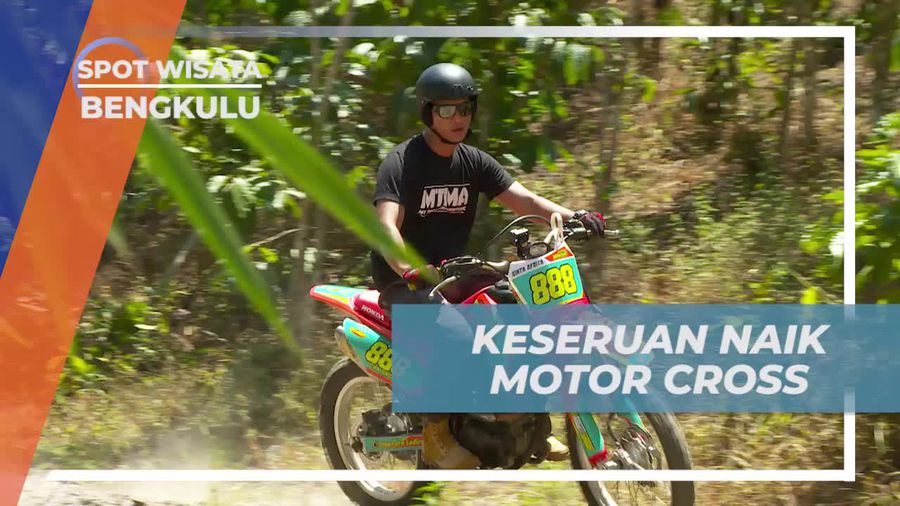 Berkeliling Kebun Teh Naik Motor Cross di Bengkulu