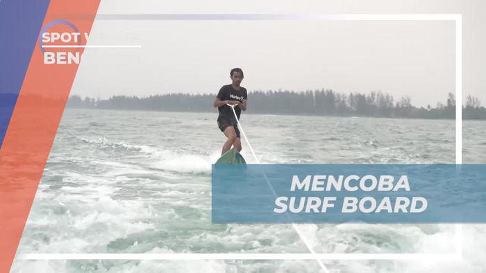 Mencoba Sensasi Bermain Suft Board  di Pantai Cemara Bengkulu