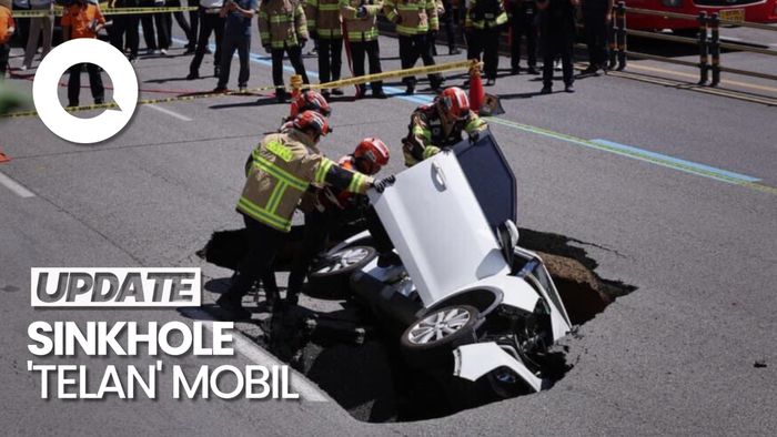 Detik-detik Sinkhole Tiba-tiba Muncul dan Telan Mobil di Jalanan Korsel
