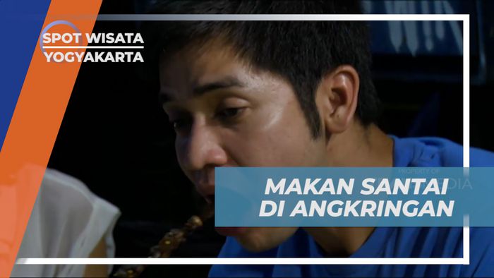 Menyantap Menu Kuliner Angkringan Pinggir Jalan Khas Kota Yogyakarta