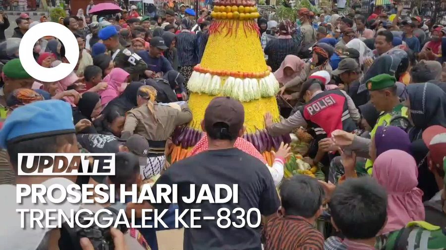 Rebutan Tumpeng-Bibit Tanaman, Harapan dan Berkah di Hari Jadi Trenggalek