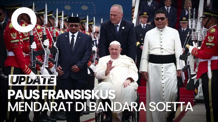 Momen Paus Fransiskus Tiba di Indonesia