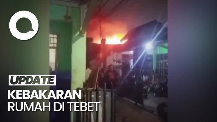 Penampakan Kebakaran di Tebet Jaksel, 22 Mobil Damkar Dikerahkan