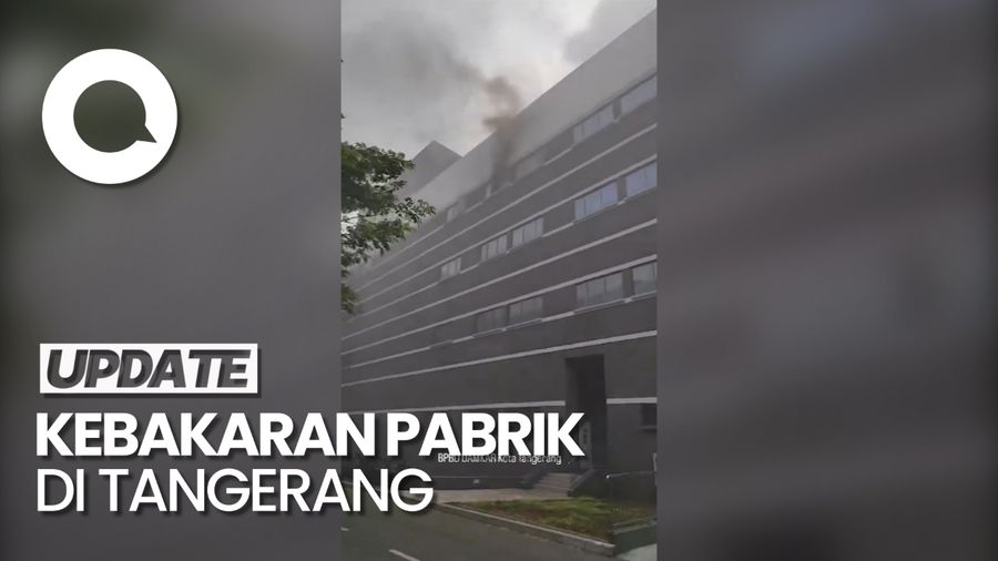 Penampakan Kebakaran Pabrik di Periuk Kota Tangerang