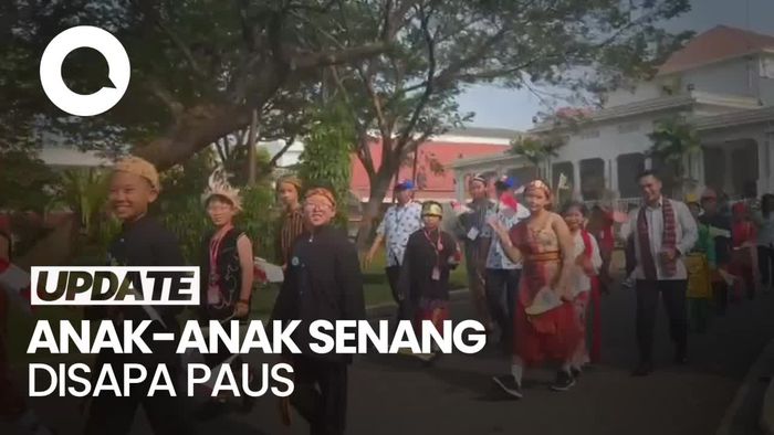 Senangnya Anak-Anak Bisa Sambut dan Disapa Paus Fransiskus di Istana