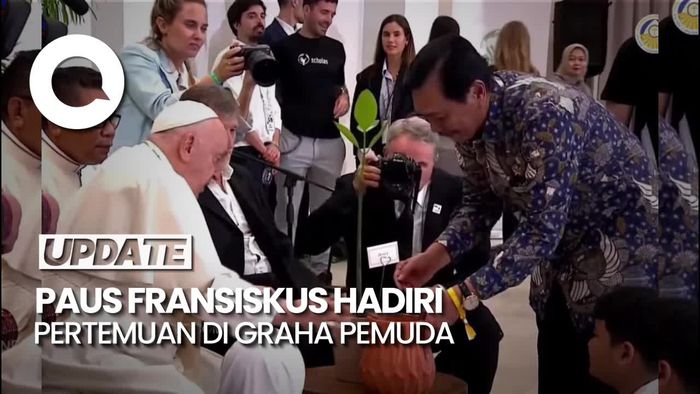 Luhut-Nadiem Hadiri Pertemuan Paus Fransiskus di Graha Pemuda Katedra
