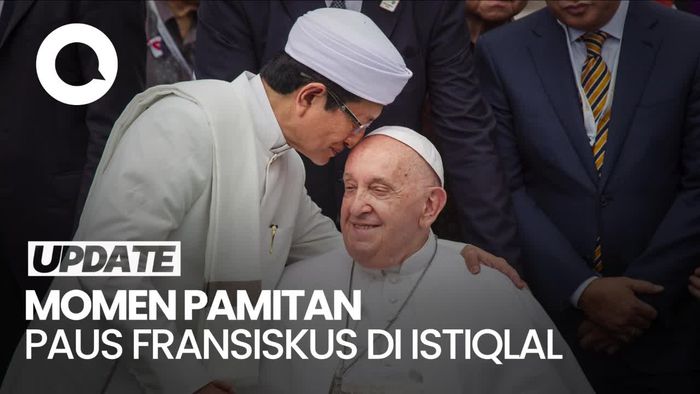 Nasaruddin Umar Cium Kepala Paus Fransiskus, Dibalas Cium Tangan