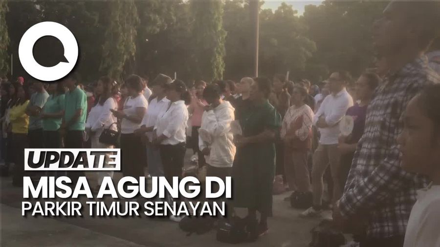 Momen Khidmat Umat Katolik Ikuti Misa Agung Paus Fransiskus Lewat Videotron