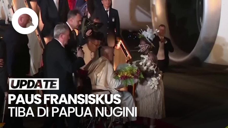 Tiba di Papua Nugini, Paus Fransiskus Diberi Buket Bunga