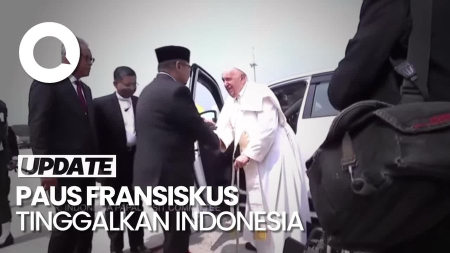 Menag Yaqut Antar Keberangkatan Paus Fransiskus di Bandara Soetta