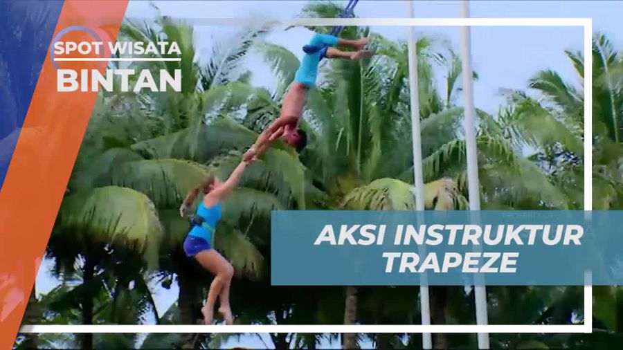 Melihat Kebolehan Instruktur Beraksi Dalam Trapeze, Bintan