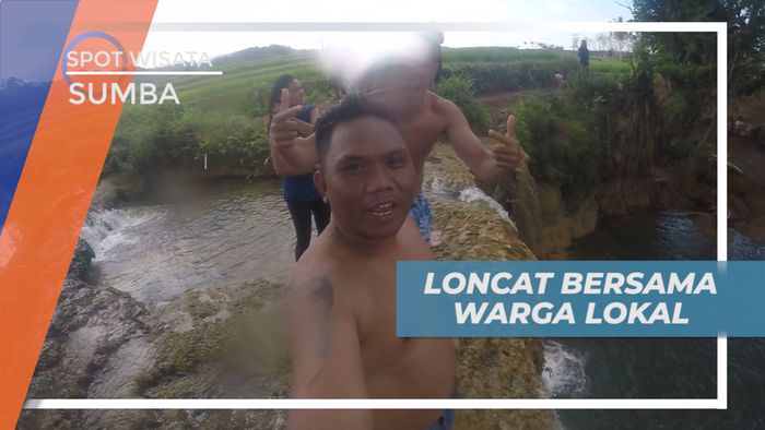 Melompat Bersama Warga Lokal di Air Terjun Dekuwatu Sumba