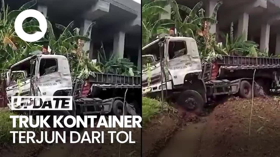 Penampakan Truk Kontainer yang Terjun dari Atas Tol Cibitung-Cilincing