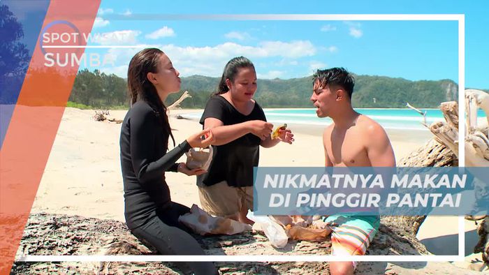 Menikmati Nuansa Kebersamaan Dengan Makan Bersama di Tepi Pantai Tarimbang Sumba