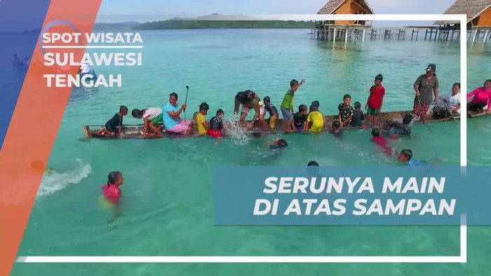 Seru-seruan Bermain di Atas Sampan Pulau Papan Sulawesi Tengah