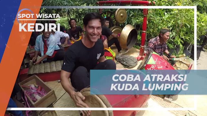 Mencoba Ikut Dalam Atraksi Kuda Lumping di Kediri