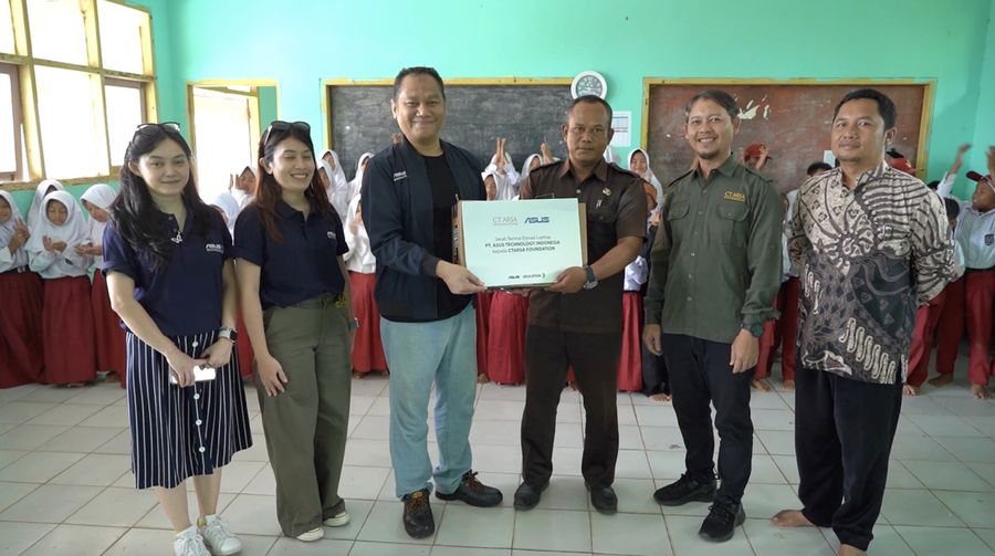 CT ARSA dan Asus Berikan Laptop Operasional Kepada SDN Ciroyom