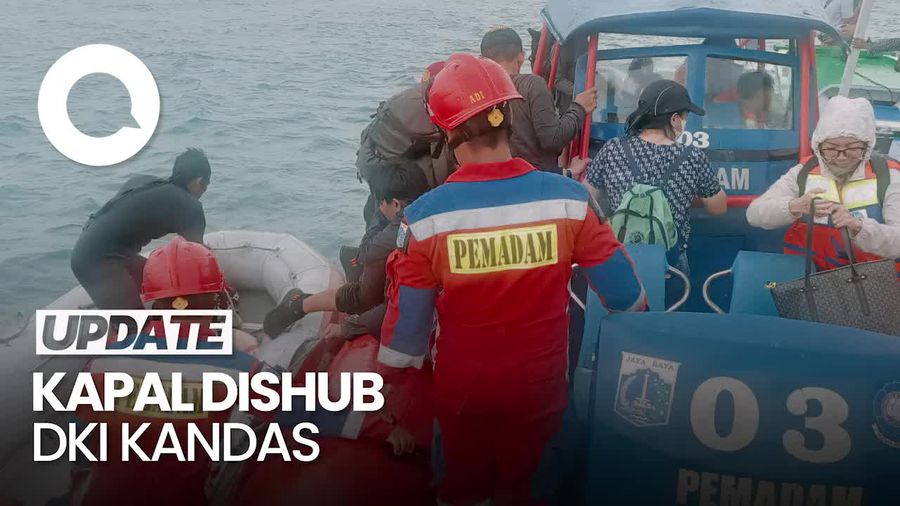 Momen Evakuasi Kapal Dishub DKI Seusai Kandas di Kepulauan Seribu