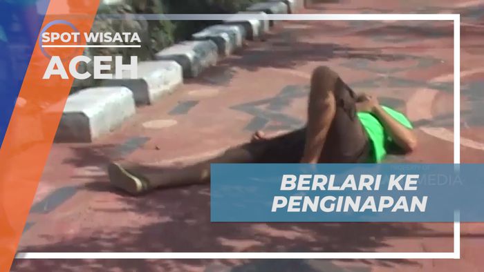 Berlarian Menuju Penginapan di Aceh