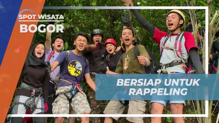 Persiapan Rappeling di Puncak Bukit Batu Roti, Bogor