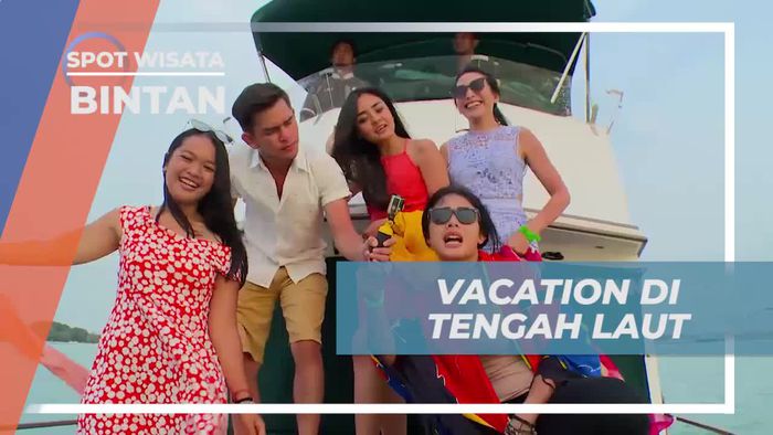 Berkelana di Tengah Lautan dengan Kapal Yacth di Bintan