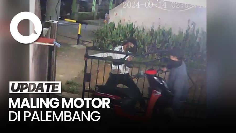 Terekam CCTV, Komplotan Maling di Palembang Angkat Motor Curian 