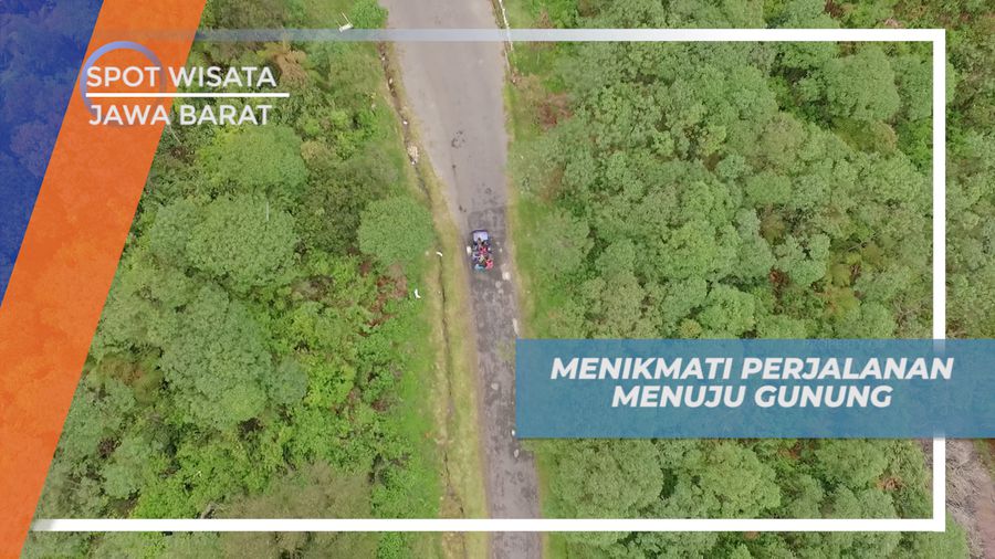 Bernyanyi dan Bercanda Saat Perjalanan Menuju Gunung Papandayan