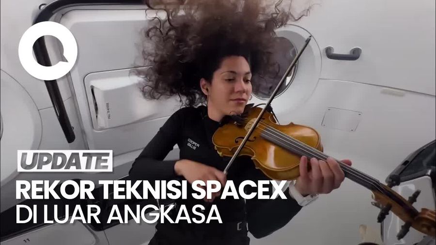 Aksi Manusia Pertama yang Memainkan Biola di Luar Angkasa