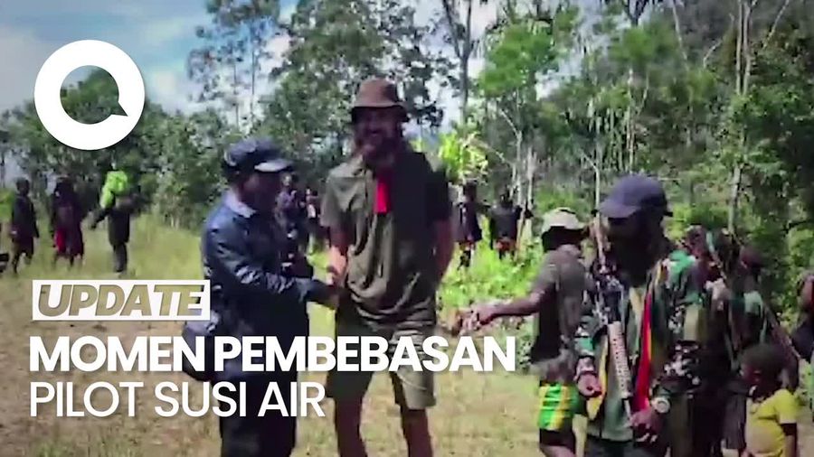  Momen Haru Pembebasan Pilot Susi Air, Warga Gelar Upacara Adat 