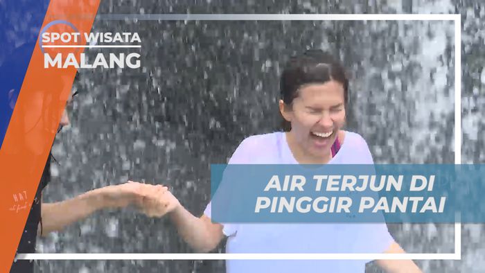 Menikmati Keseruan Berenang di Bawah Air Terjun Rasa Pantai, Malang