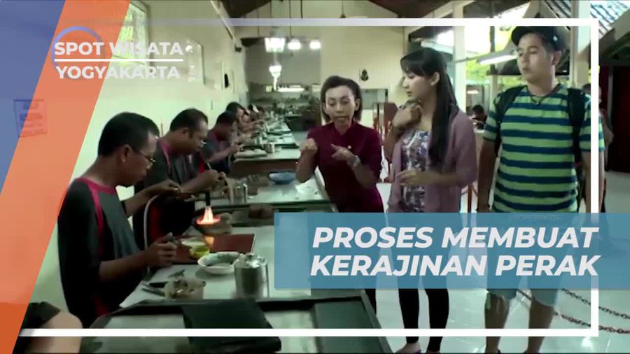 Menyaksikan Pembuatan Kerajinan Perak di Kota Gede, Yogyakarta