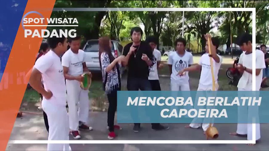 Mencoba Berlatih Capoeira Bersama Remaja di Padang