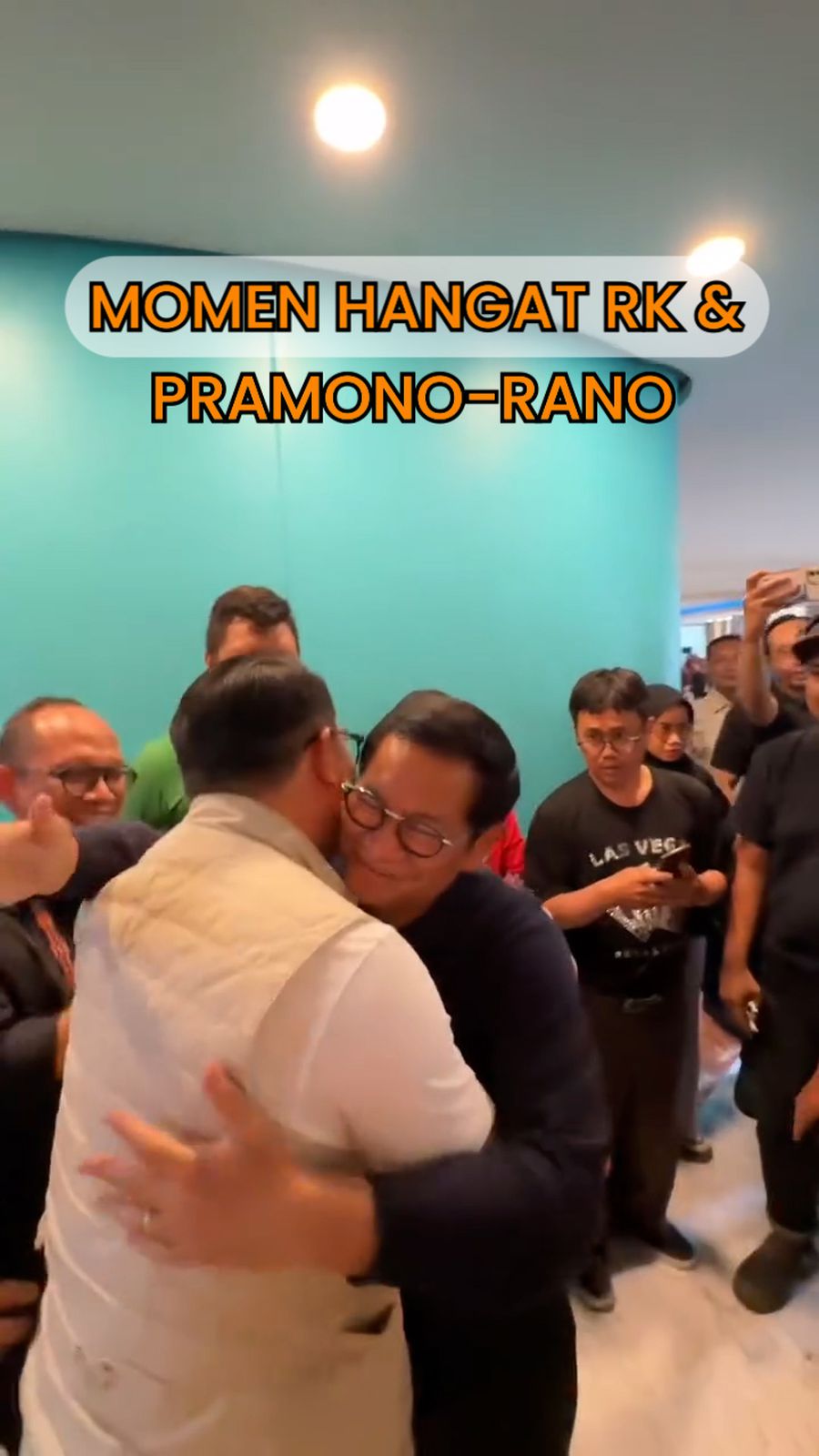 Video Rangkulan Ridwan Kamil dan Pramono Anung