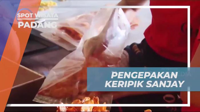 Mengemas Keripik Sanjay, Proses Akhir yang Seru di Padang