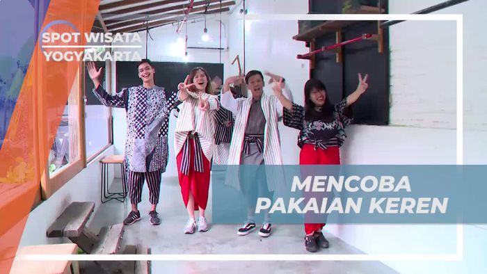 Mencoba Pakaian Keren Hasil Tenun Asli Yogyakarta