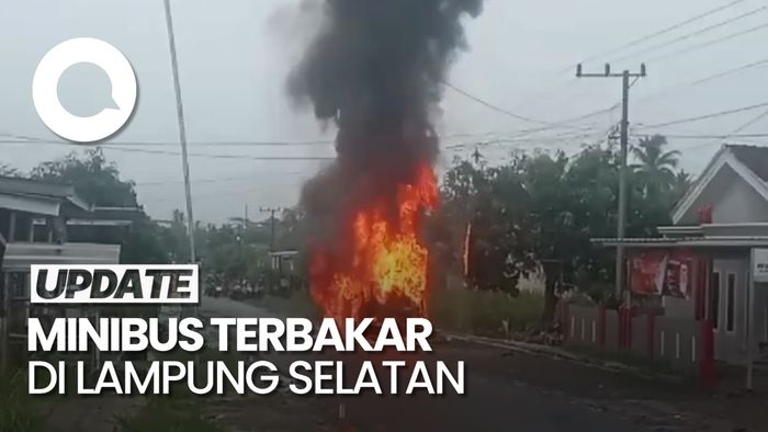 Minibus Diduga Angkut BBM Terbakar di Lampung Selatan, 2 Orang Luka