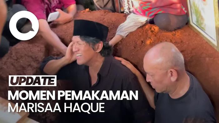Video: Pemakaman Marissa Haque di TPU Tanah Kusir
