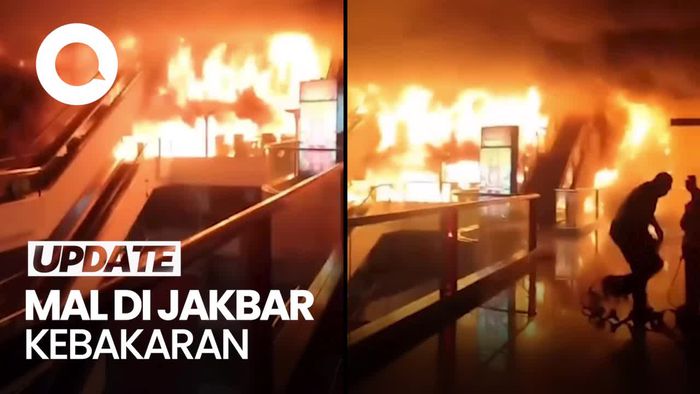 Video: Kebakaran Melanda Mal di Jakbar, Diduga Gegara Korsleting Listrik
