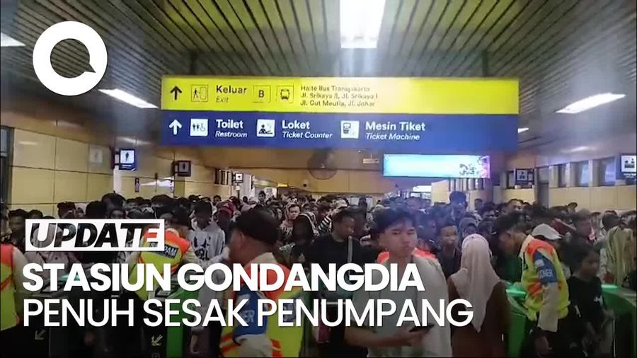 Video: Penampakan Penumpang KRL Membludak di Stasiun Gondangdia